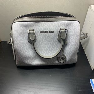 Michael kors crossbody